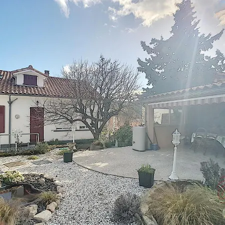 Apartment F2 Avec Terrasse Pres Du Centre Et Des Thermes, Animaux Acceptes, Options De Services Disponibles - Fr-1-451-31