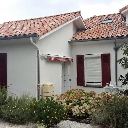 Appartamento F2 Avec Terrasse Près Du Centre Et Des Thermes, Animaux Acceptés, Options De Services Disponibles - Fr-1-451-31 *